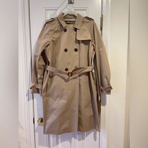 ‘SMaxMara short rain coat